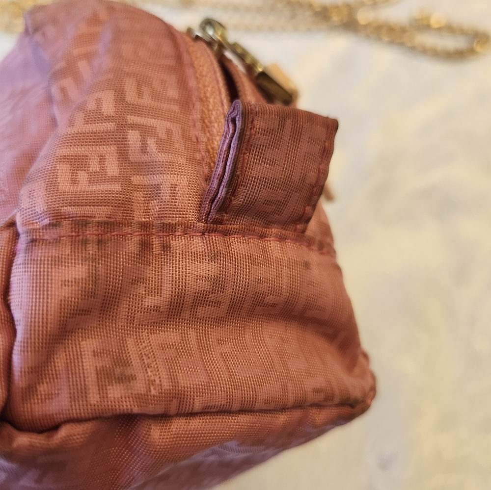 Fendi Signature Conversion Pouch Bag🩷 - Picture 13 of 16